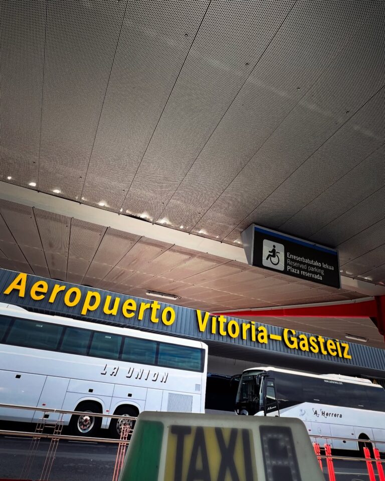 Hoy toca 🛫✈️ aeropuerto de Vitoria #Taxi 🚖