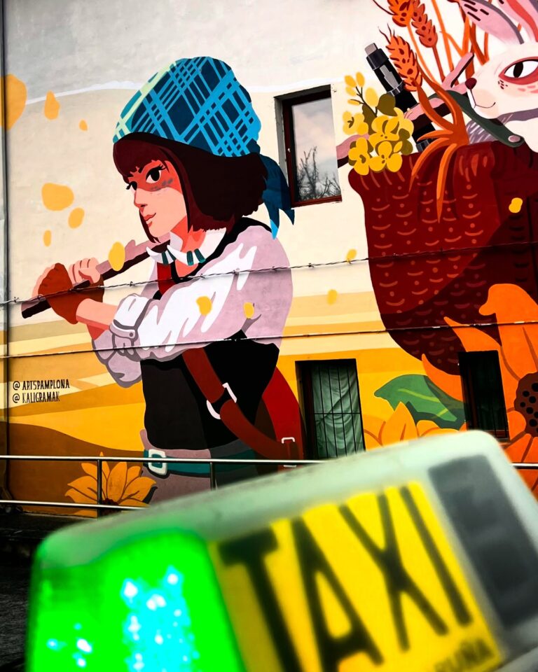 #Taxifoto #taxipamplona #Ororbia 🖼️📷🚖 “Arte en movimiento 🎨🚖 Un taxi y un graffiti, dos formas de dejar huella en la ciudad. #StreetArt #TaxiVibes #DejandoHuella”